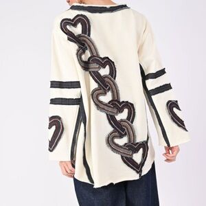 Chain of Hearts appliqué Cream Top